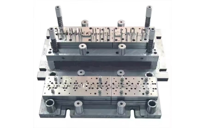 Progressive die